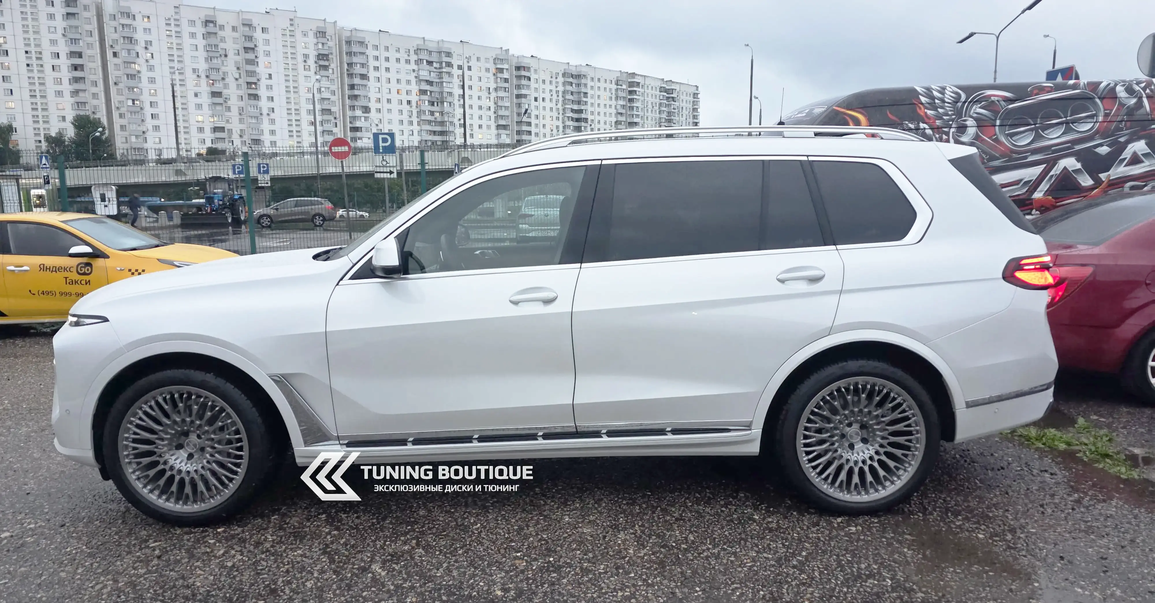 BMW X7 LCI на 22" кованых дисках нашего производства фото 3